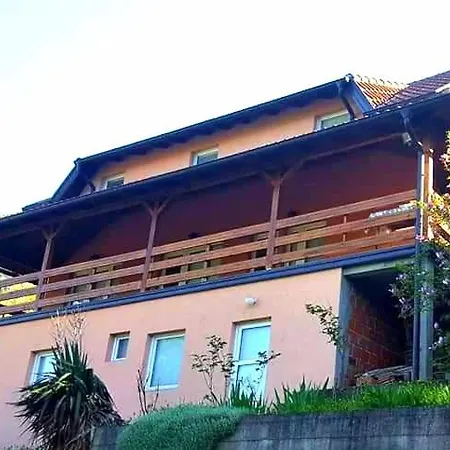 Dobra Apartment *